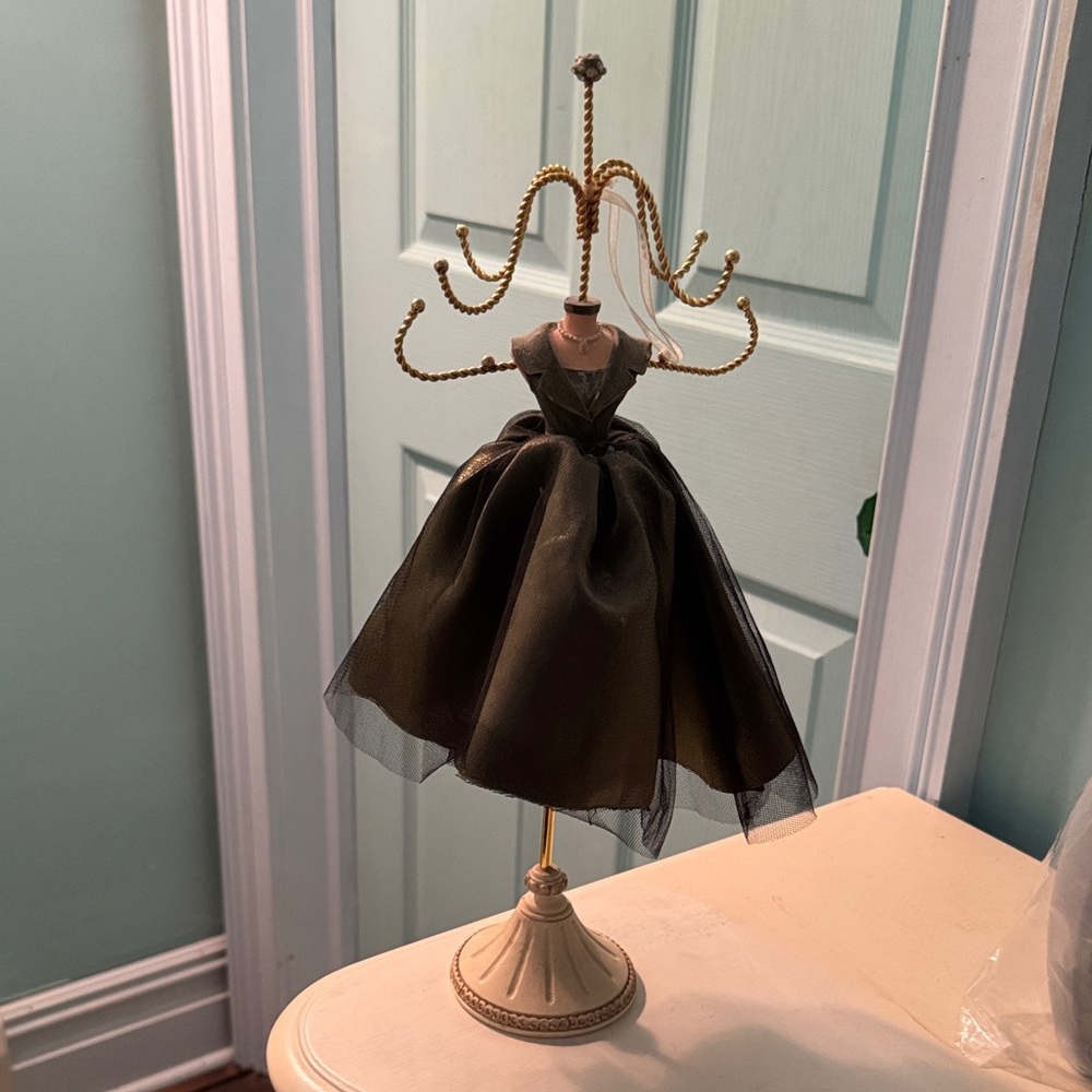 Chic Dress Jewelry Organizer/ Rack